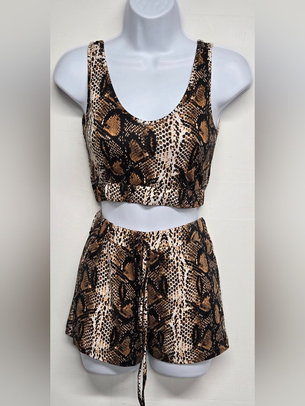 Impulsive S Short Set Animal Print Leopard Stretch Knit Crop Top & Shorts